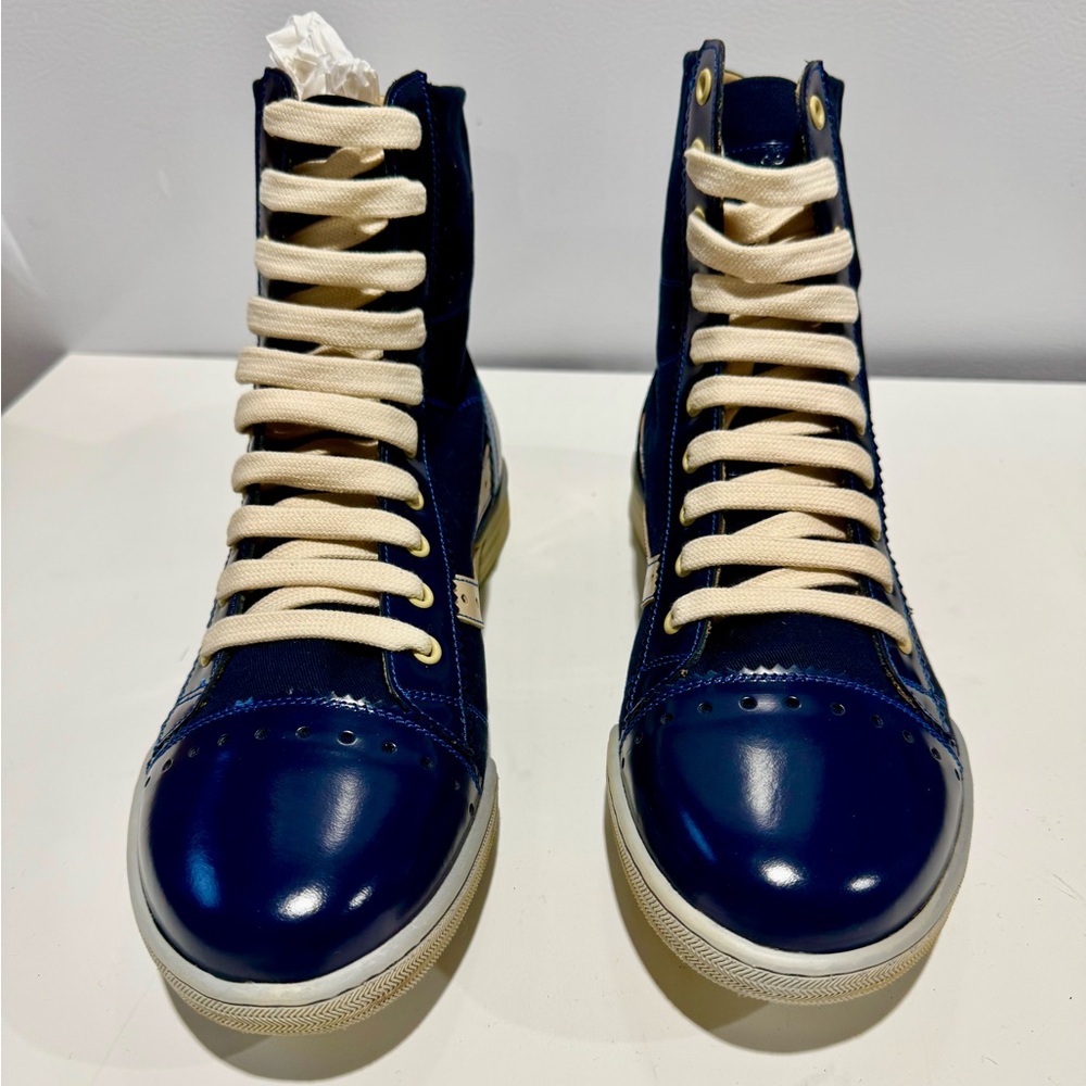 Marc Jacobs White Fabric with Black Logo